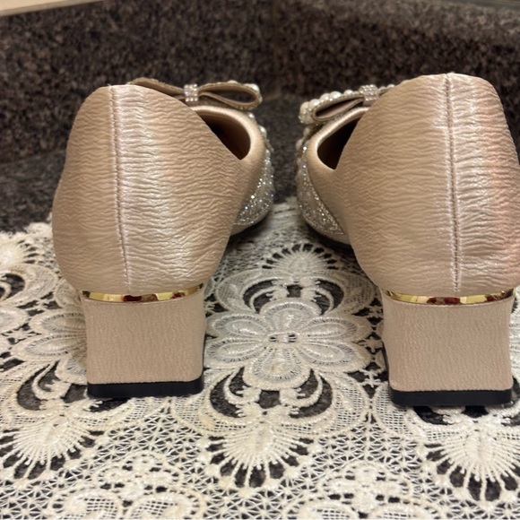 Amazon Beautiful Sparkly Shoes 10 - Picture 5 of 8